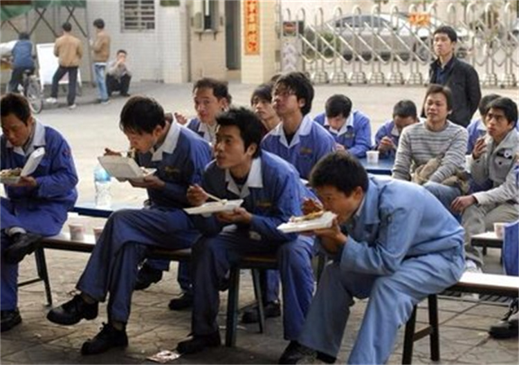 初中畢業(yè)生的三條出路！選擇最適合自己的那一條！