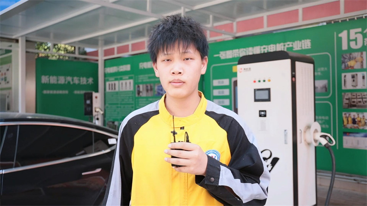 中考之外，技術之路——劉文豪的16歲選擇