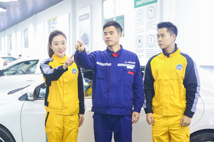 看這兒！汽車類專業(yè)2025九大就業(yè)方向！