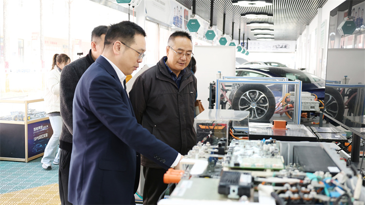 什么是新能源三電系統(tǒng)，新能源汽車(chē)維修及充電樁運(yùn)維主要學(xué)些什么？