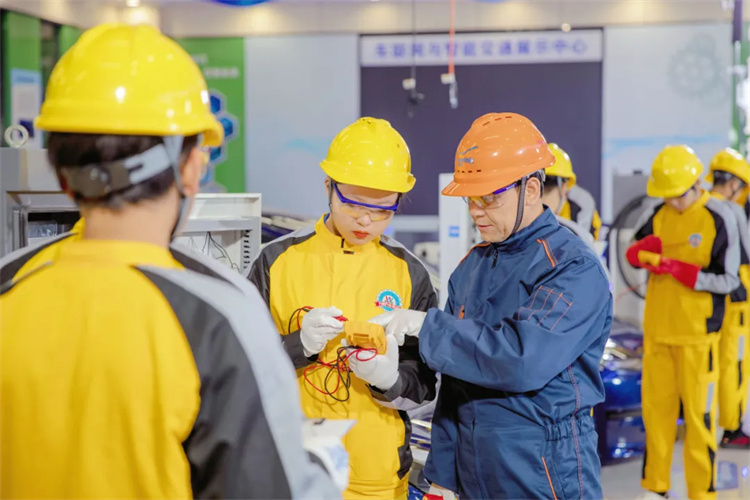 高中/中職生就業(yè)首選！西安萬通汽車專業(yè)校企定向班