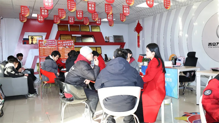 破解擇校焦慮：初中生的多元選擇，技術成才更穩(wěn)妥