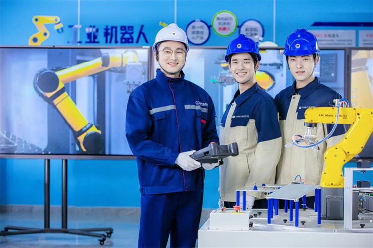 無(wú)技術(shù)底子？高中畢業(yè)生照樣學(xué)好電氣自動(dòng)化！