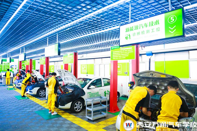 選專業(yè)就是選未來，初中生學什么技術好？