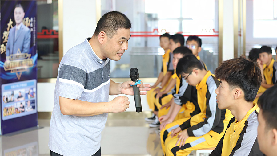 汽修行業(yè)頂級大師李東江教授蒞臨西安萬通講學(xué)6
