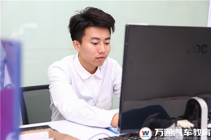 ��Ӣ��֮·�����d���������˕x����������������һ�ꌍ�F(xi��n)�ˣ�