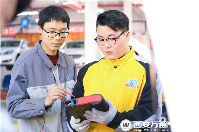 小配置大作用，這些汽車?yán)渲R你知道嗎？