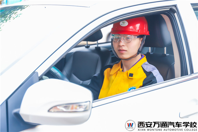雪天出行應(yīng)注意！萬姐提醒安全第一！