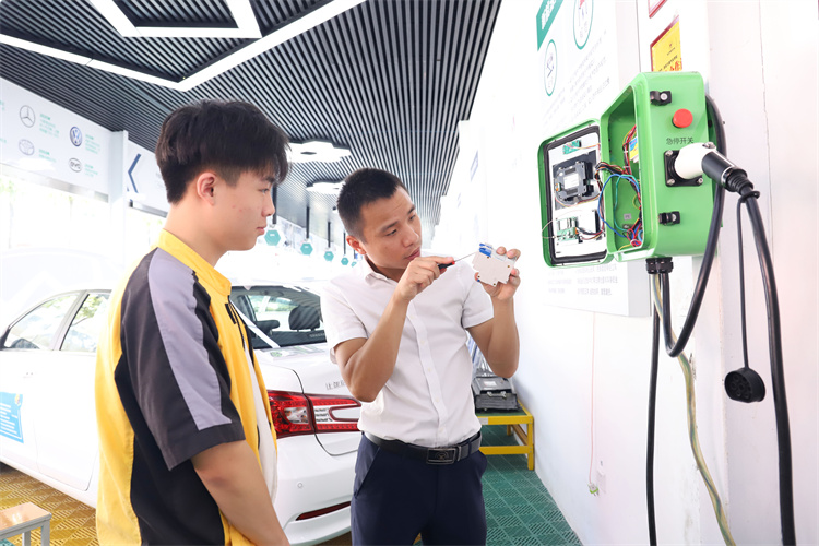 職位增多！新能源汽車行業(yè)新機(jī)遇！還不趕緊加入