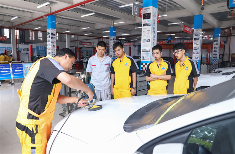 告別體力活！拒絕死工資！學(xué)習(xí)汽車美容創(chuàng)業(yè)當(dāng)老板