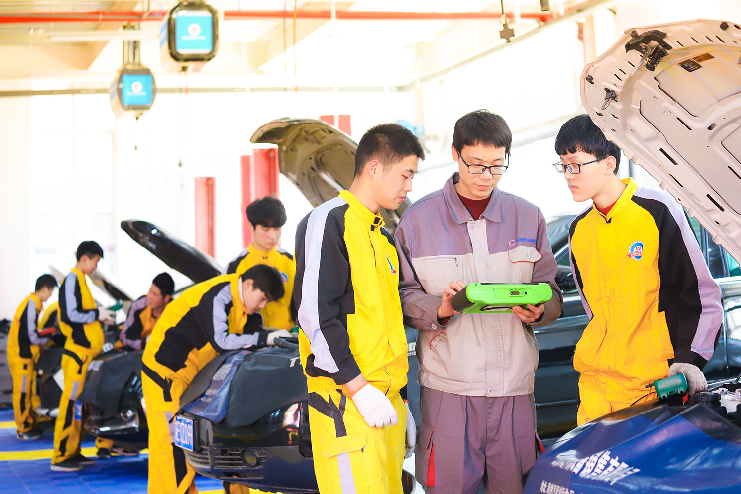 整車檢測維修實訓(xùn)課堂7