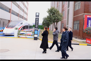 �У����� ��(sh��)�F(xi��n)���A�l(f��)չ ������������վ���(du��)�L(zh��ng)һ�е��������콻��