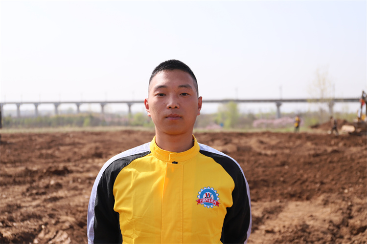 戎裝換校服，人生一樣精彩——周世豪
