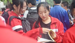 初中畢業(yè)沒考上高中，女生，大專學(xué)校選什么專業(yè)好？