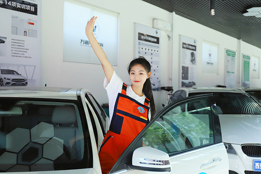 整車檢測維修實訓(xùn)課堂11