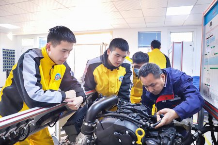在西安，想開一個汽車維修店或汽車美容店得多少錢，需要準備些什么？