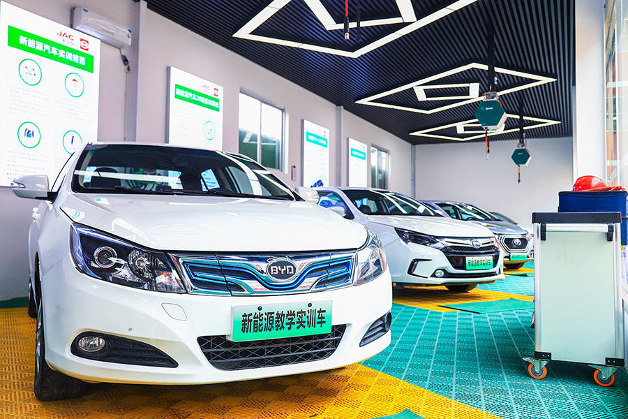 電動(dòng)汽車維修技術(shù)要點(diǎn)及與傳統(tǒng)燃油車的差異，未來就業(yè)方向有哪些？